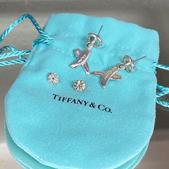 Tiffany & Co. RARE Paloma Picasso Silver Kiss X Graffiti Dangle Earrings - Picture 9 of 13